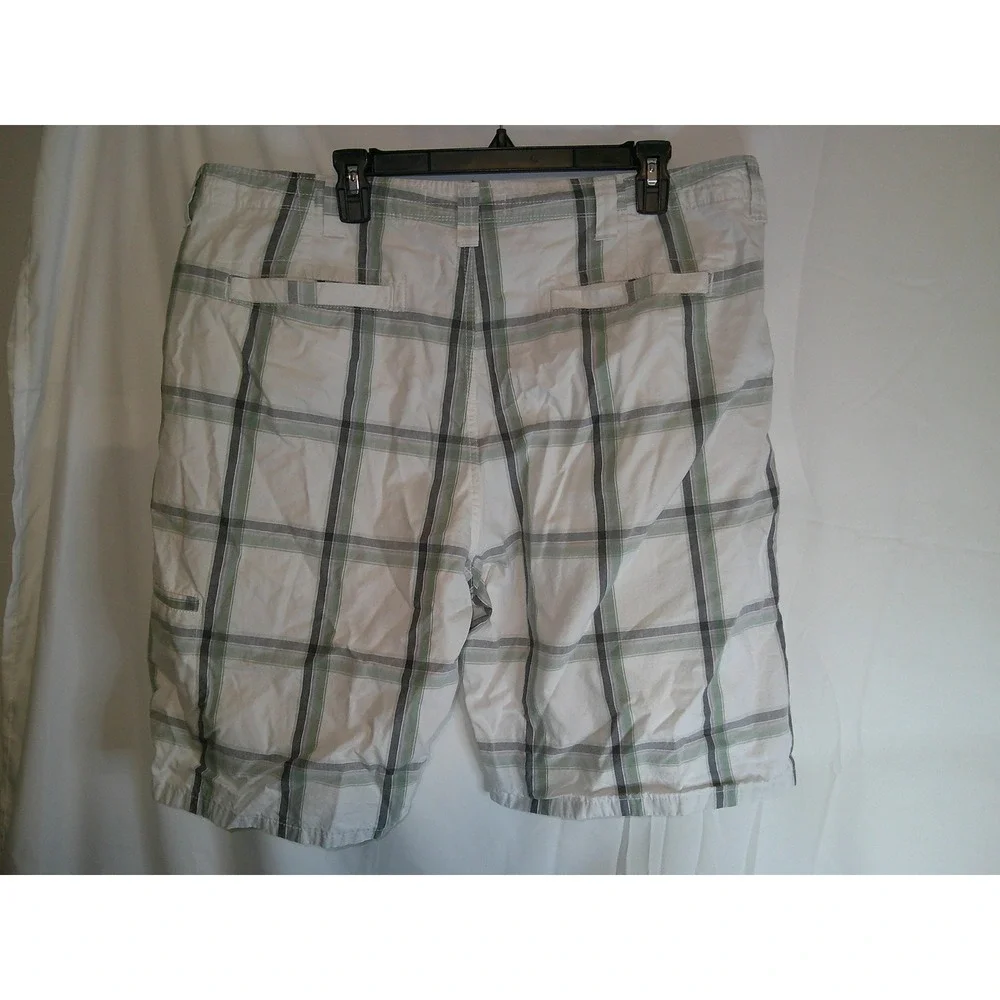 Lee Plaid Shorts‎ White Gray Green Casual Comfort Size 38